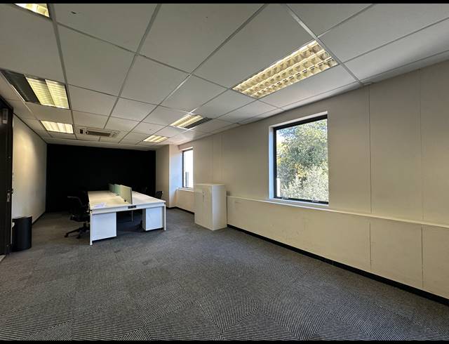74M² OFFICE TO LET IN SANDTON CENTRAL